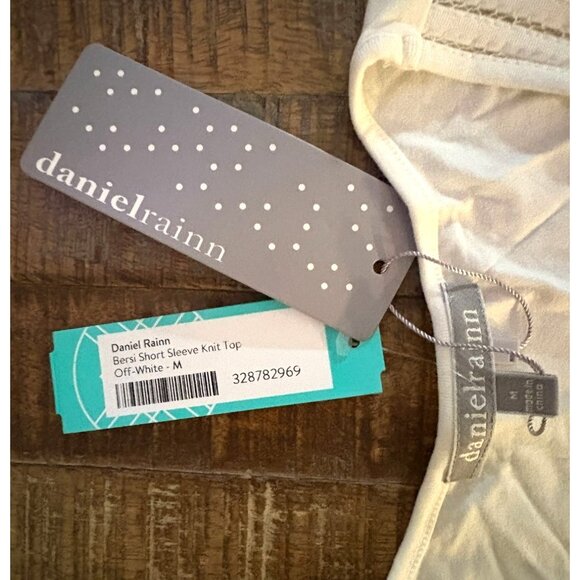 NWT New Daniel Rainn Cream Short Sleeve Top V-Neck Flutter Sleeve RayonT-Shirt M - Picture 6 of 7